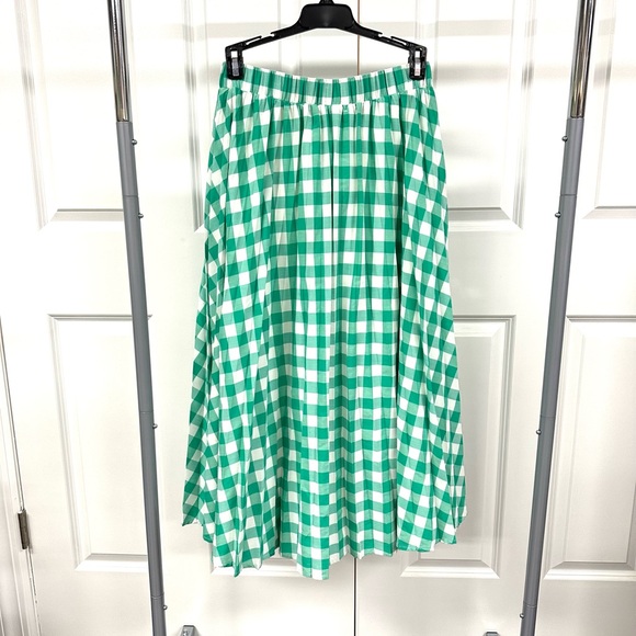 Green Checkered Women's Skirt - Picture 2 of 2